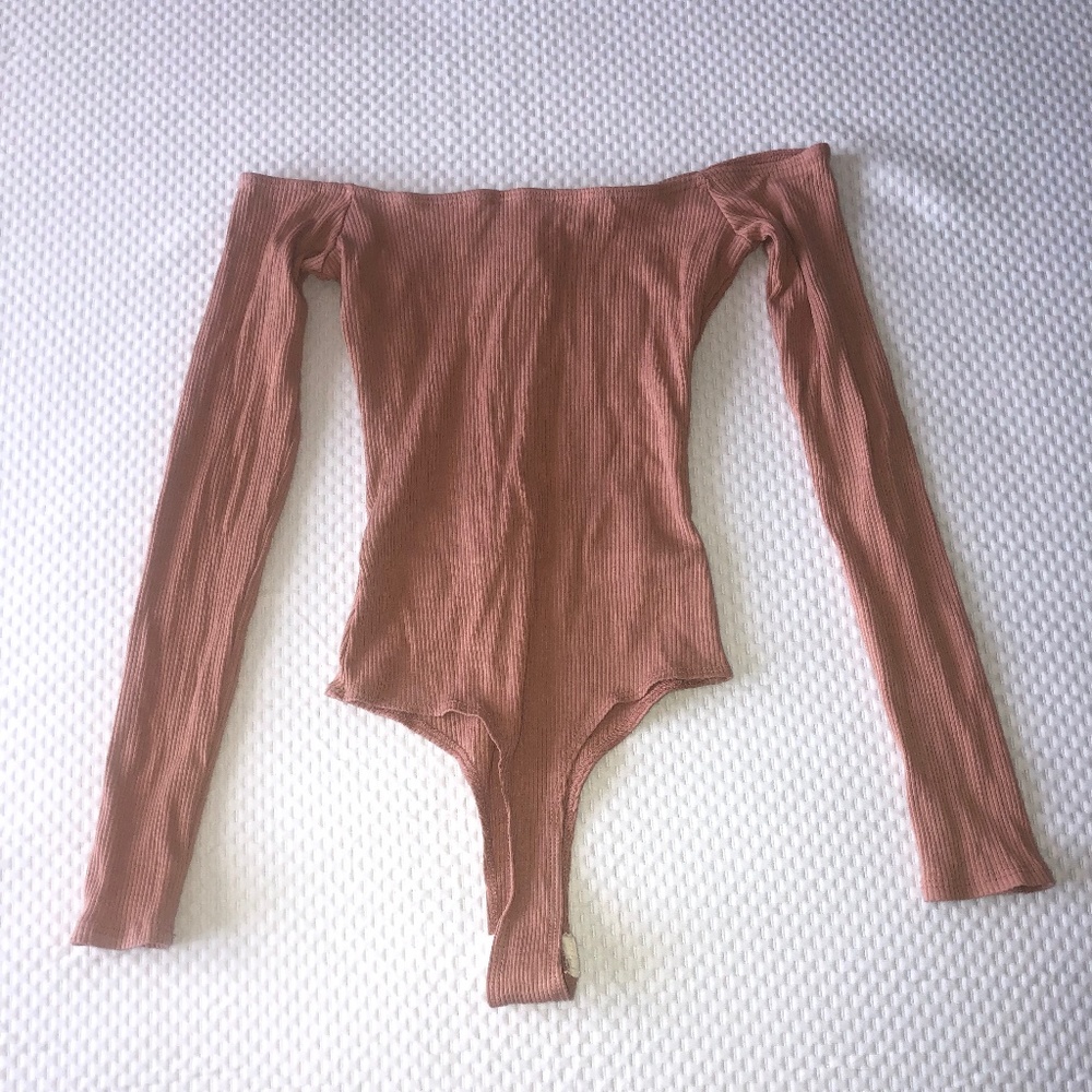 Fashion Nova Sleeved Bodysuit